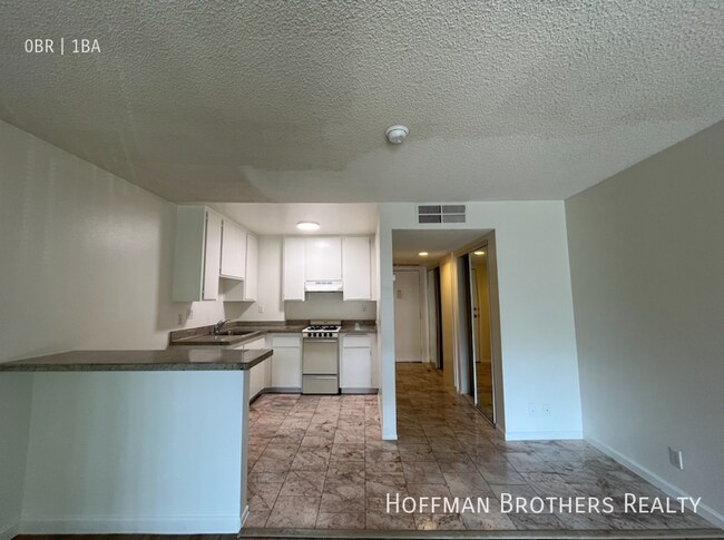 Building Photo - 959 S Gramercy Pl