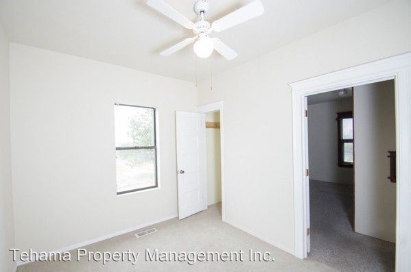 Building Photo - 4 br, 2 bath House - 204 Walnut Street
