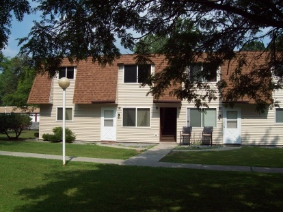 Building Photo - Colonial Country Estates