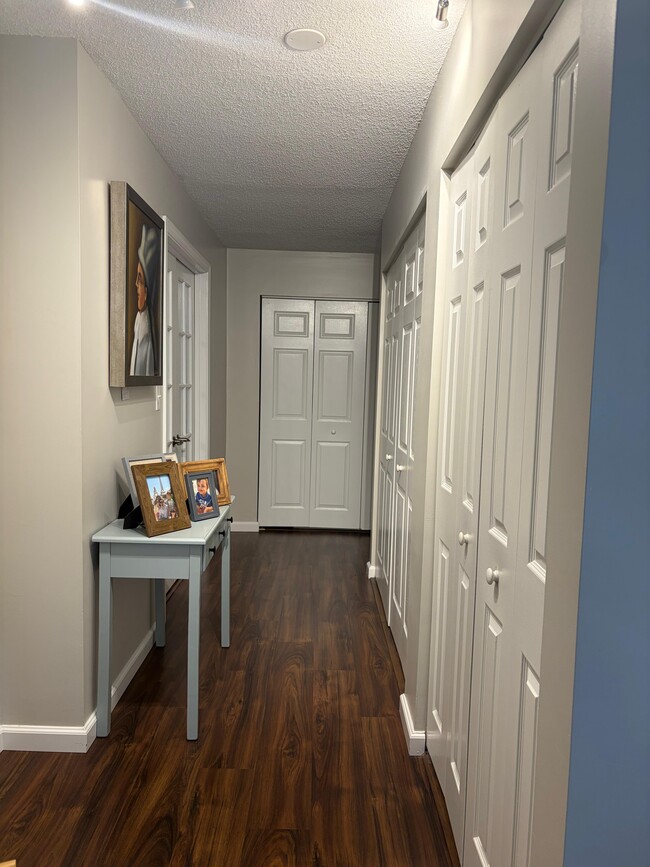 Foto del edificio - 100 Boatswains Way