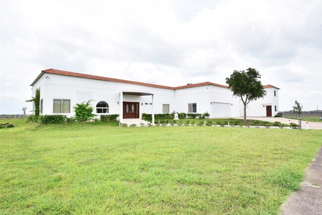 Foto del edificio - 6602 Rohan Rd