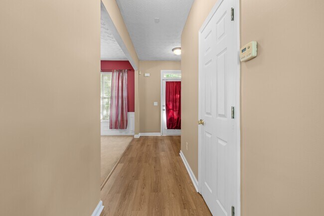 Foto del edificio - 6225 Shenfield Ln