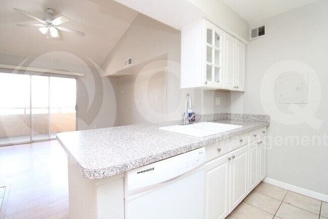 Foto del edificio - 8055 E Thomas Rd