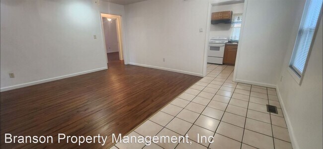 Building Photo - 2 br, 1 bath House - 2555 N Somerset