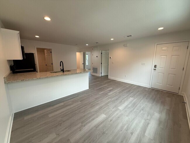 Foto del edificio - 32 Constitution Ave