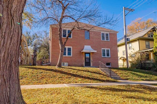 Building Photo - 1425 S 11th St