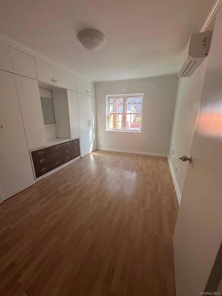 Foto del edificio - 48-05 58th St
