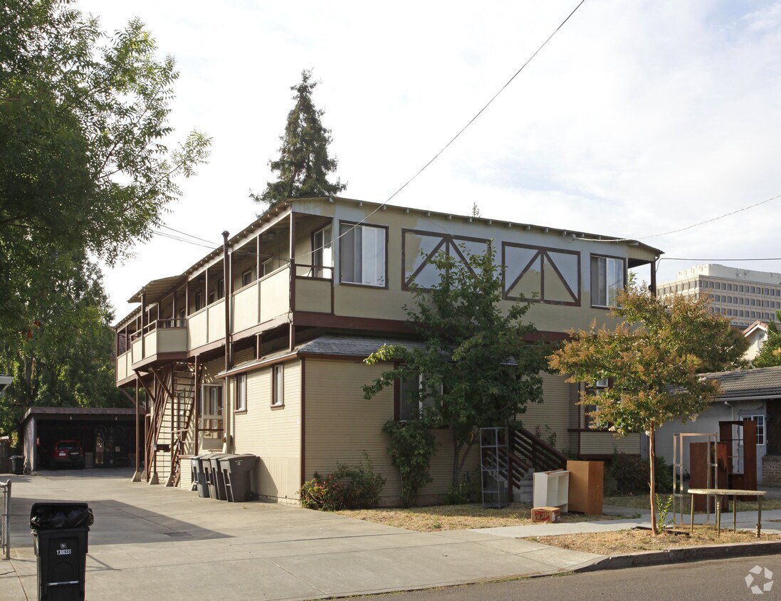 Primary Photo - 333 Franklin St