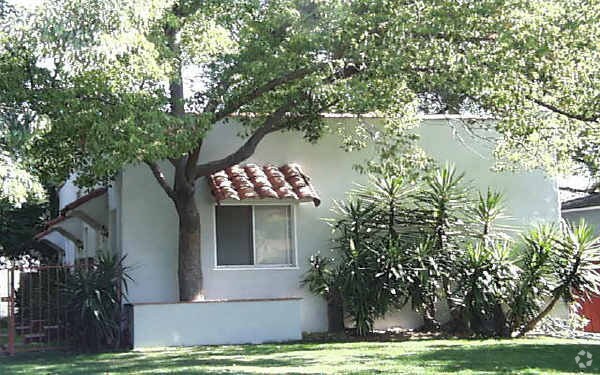 Foto principal - 10943 Hesby St