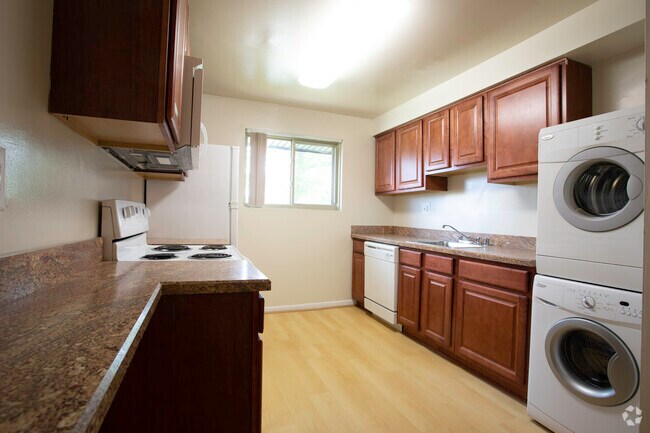 Somerset At Towson - 2 BR, 1 BA - Somerset at Towson Apartments