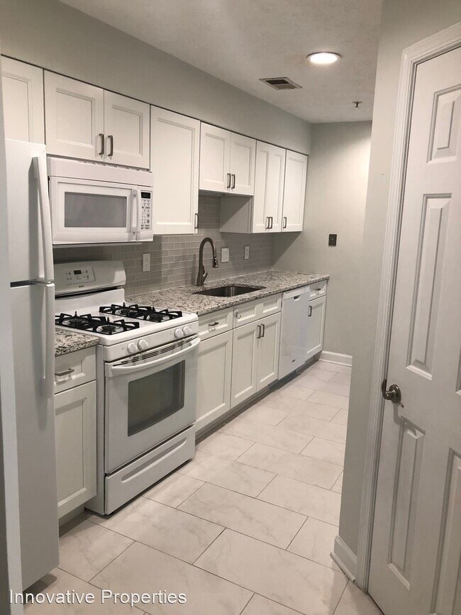 Building Photo - 2 br, 2 bath House - 609 Admiral Drive #208