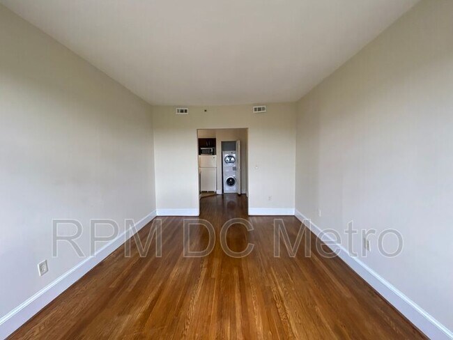 Building Photo - 815 Maryland Ave NE