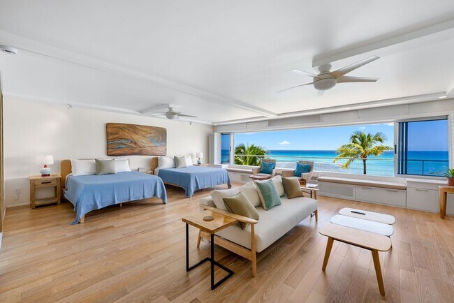 Foto del edificio - Colony Surf Luxe: Oceanfront 1BR w/ Diamond Head Views, A/C & Prime Location