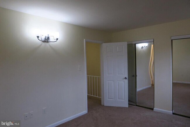 Building Photo - 3514 Cranmer Mews