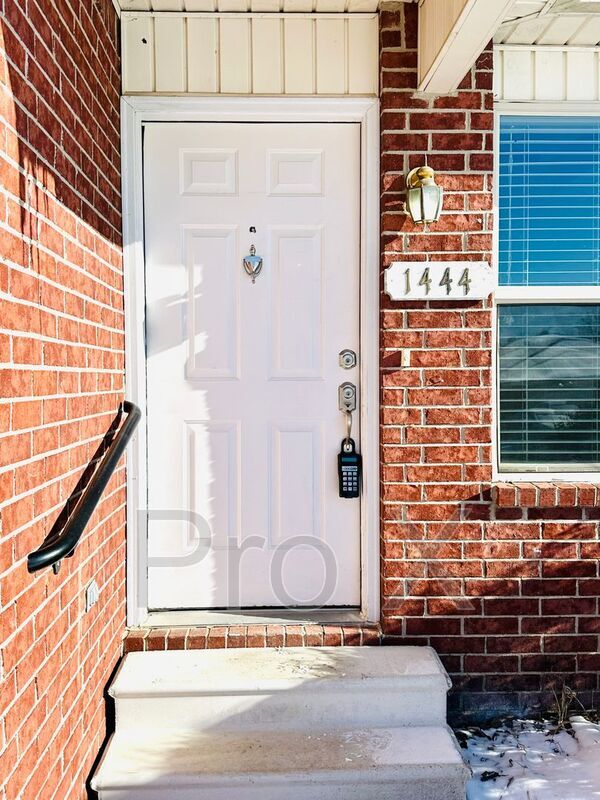 Primary Photo - 1444 N Dawn Dr