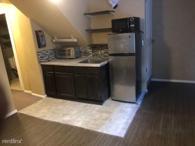 Foto del edificio - 1 br, 1 bath Apartment - 955 S Kendrick St