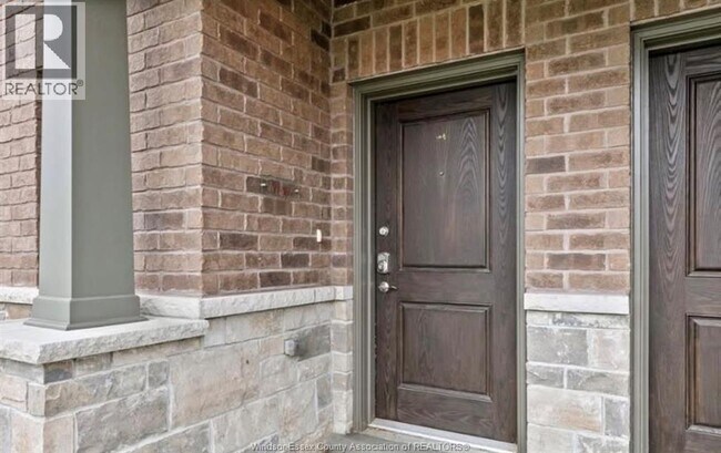 Building Photo - 8475 Wyandotte St E