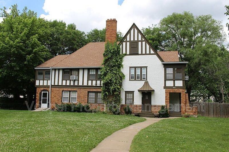 Primary Photo - 400 E Meyer Blvd