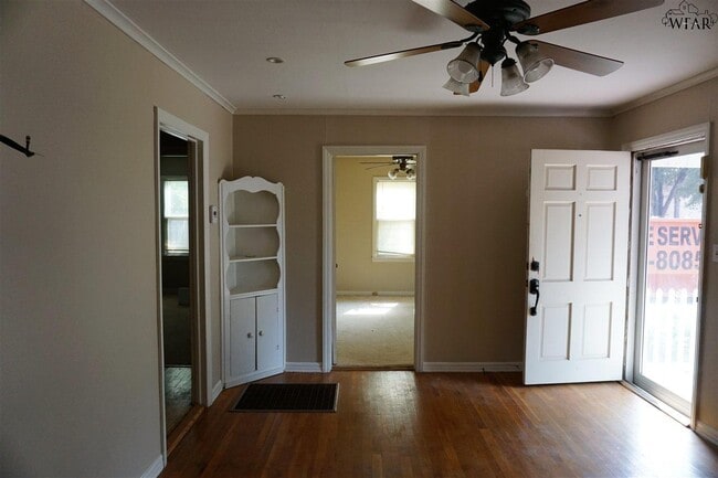 Building Photo - 1606 Bland St