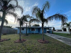 Building Photo - 1400 Carolina Ave