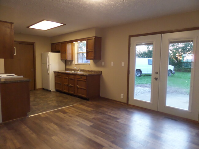 Building Photo - 5172 S Co Rd 100 W