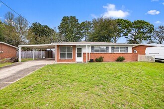 Building Photo - 210 Spencer Dr