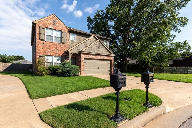 Building Photo - Beautiful 3 Bedroom, 2.5 Bath Home in Jenks