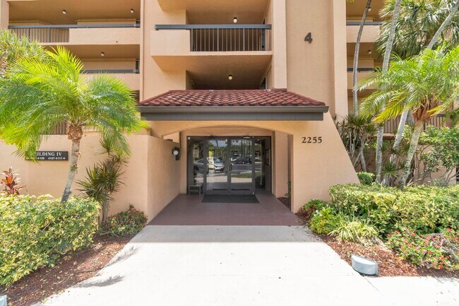 Building Photo - 2255 Lindell Blvd