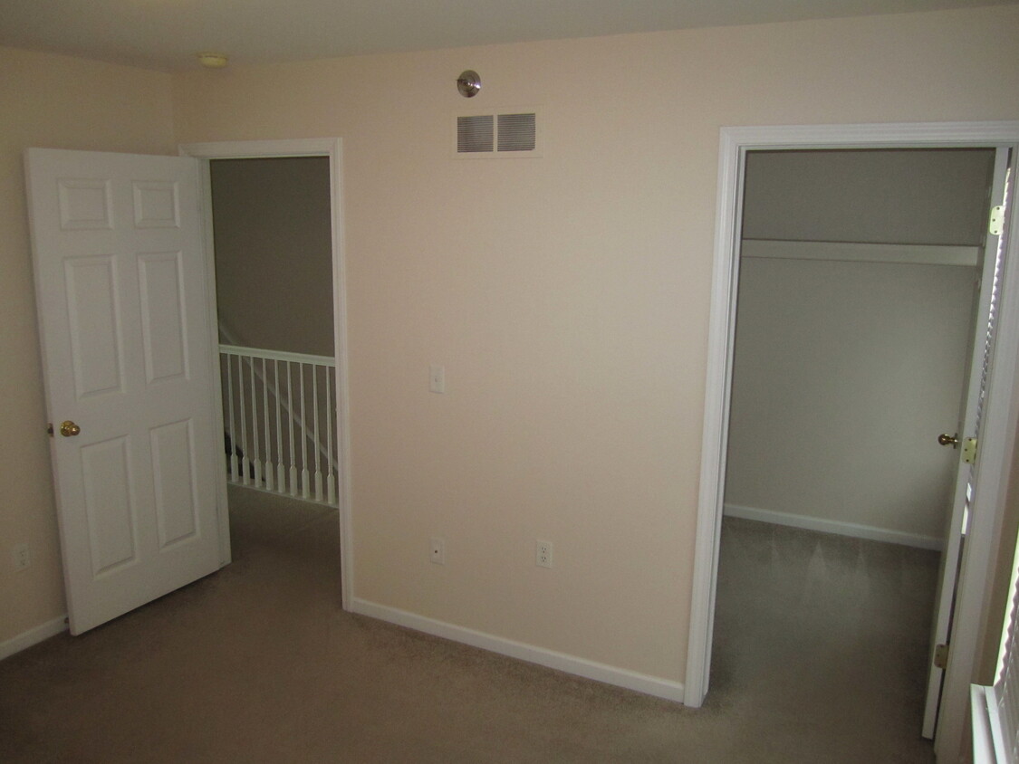 Primary Photo - 14117 Lakeside Blvd N
