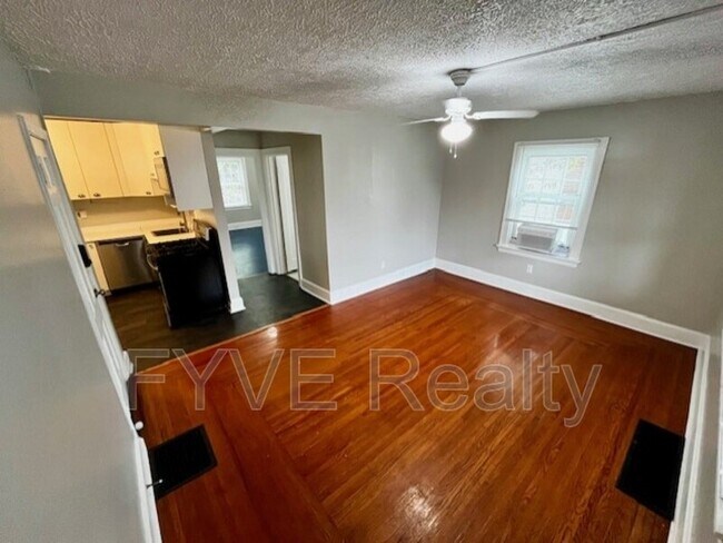 Foto del edificio - 2123 Highland Ave