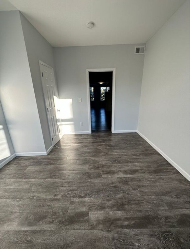 Foto principal - 148 3rd St