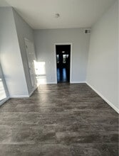 Building Photo - 148 3rd St