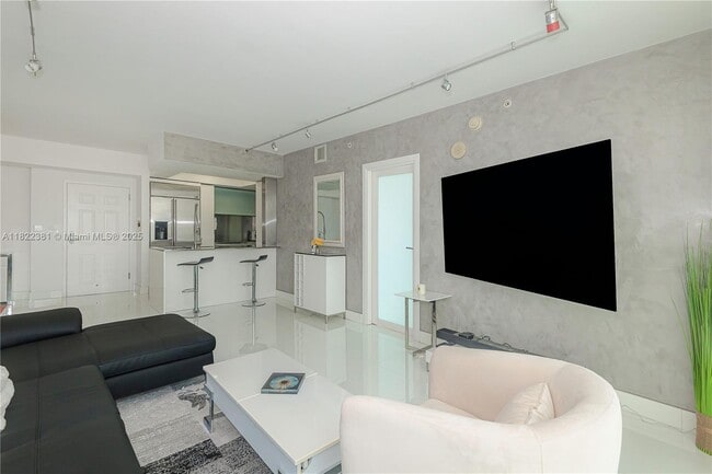 Foto del edificio - 2000 N Bayshore Dr