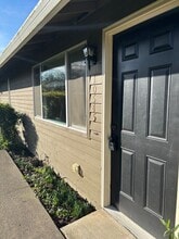 Building Photo - 10545 SW Tranquil Way