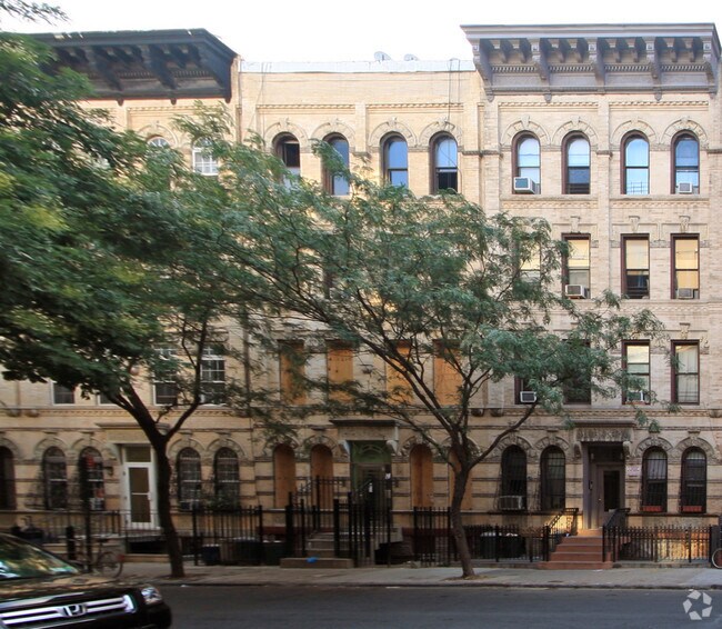 Building Photo - 209 Taaffe Pl