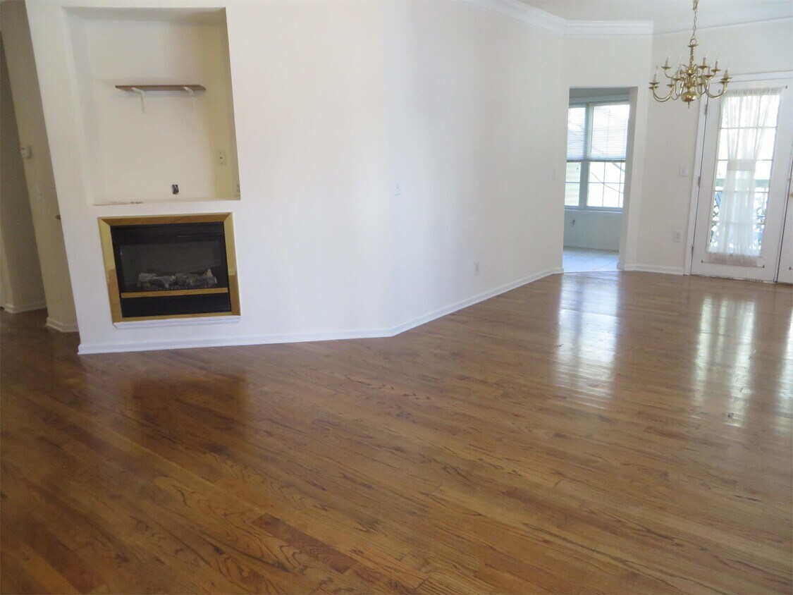 Foto principal - 8801 Fairview Bluff