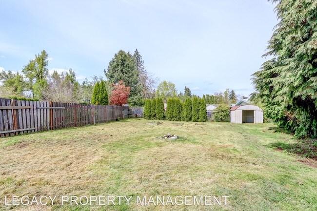 Building Photo - 2 br, 1 bath House - 18719 NE Glisan Street