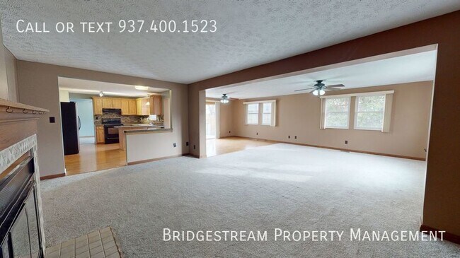Foto del edificio - $1,000 OFF 1ST MONTH'S RENT - Beautiful an...
