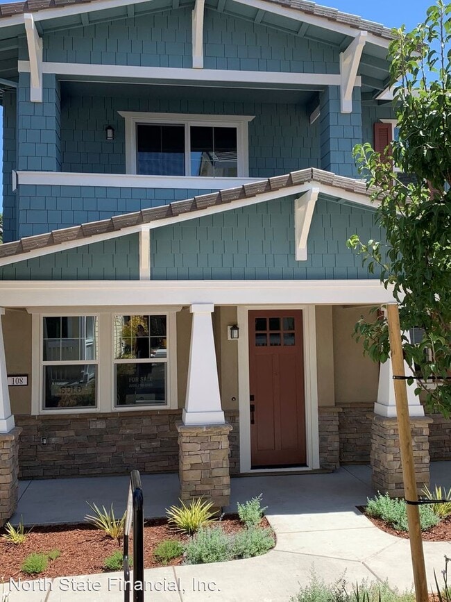 Building Photo - 4 br, 2.5 bath House - 108 Chives Way