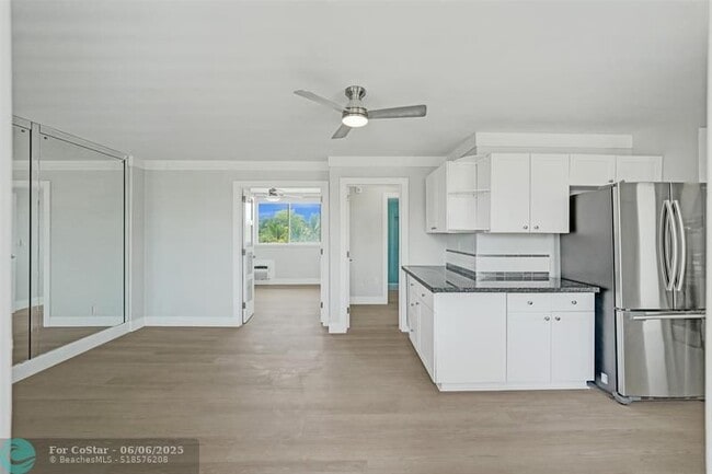 Foto del edificio - 2400 NE 9th St