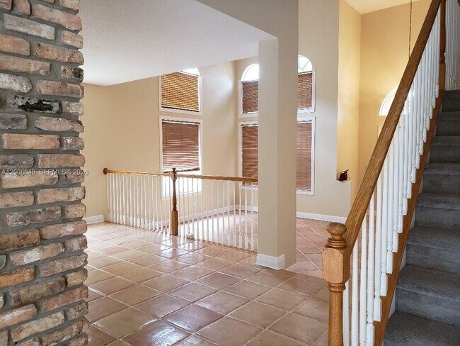 Foto del edificio - 6352 Squirewood Way
