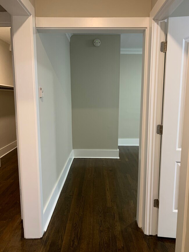 Foto del edificio - 3424 N Elaine Pl