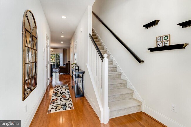 Foto del edificio - 18830 Bethpage Dr