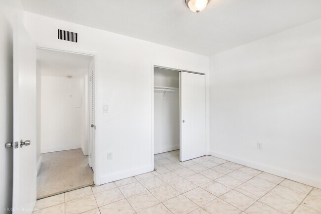 Building Photo - 111 Biscayne Gardens, LLC