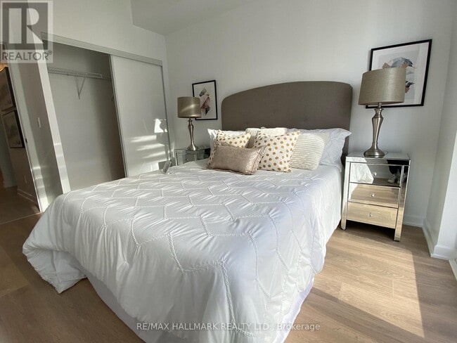 Photo du bâtiment - 38 Forest Manor Rd