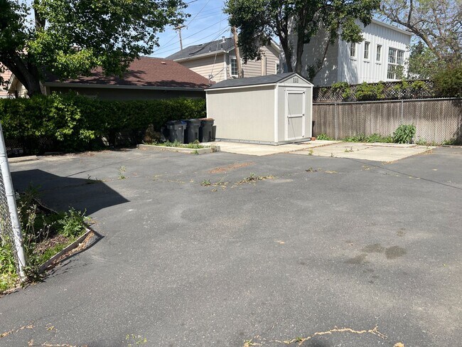 Building Photo - Cozy and convenient home in Downtown Davis