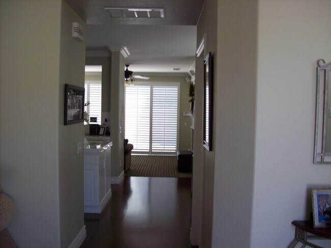 Foto del edificio - 464 Arbor Ct