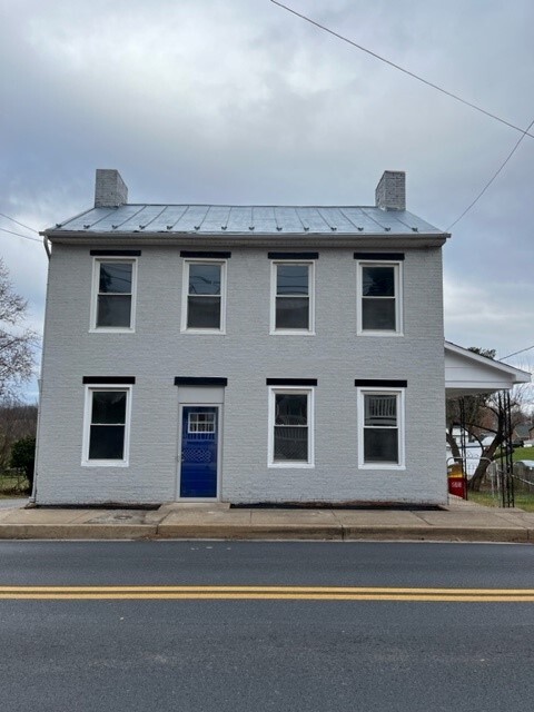 Front - 123 Potomac St