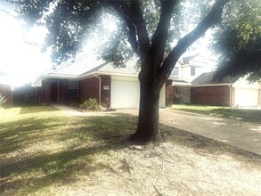 Building Photo - 2706 Star Peak Dr