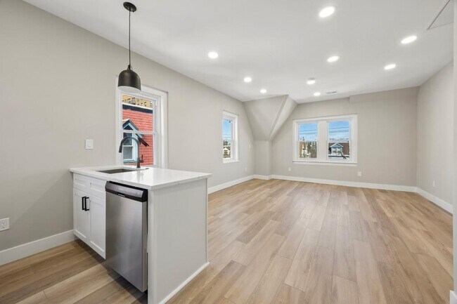 Foto del edificio - 6150 W Columbia Ave